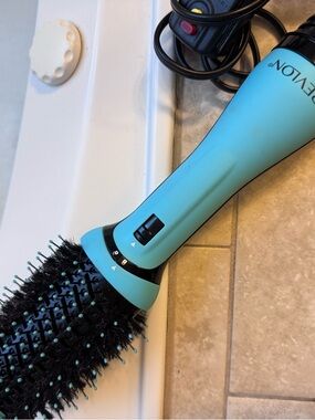 Revlon Blue Turquoise Rotating Hot Air Brush